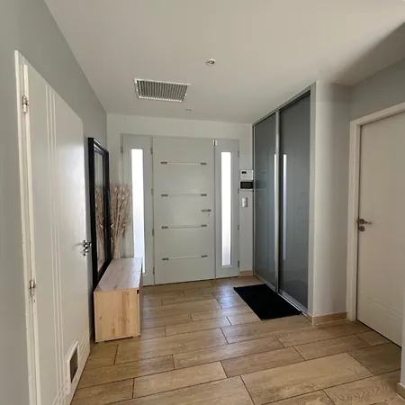 Maison Paisible Toute Equipee, Piscine Chauffee Villa *